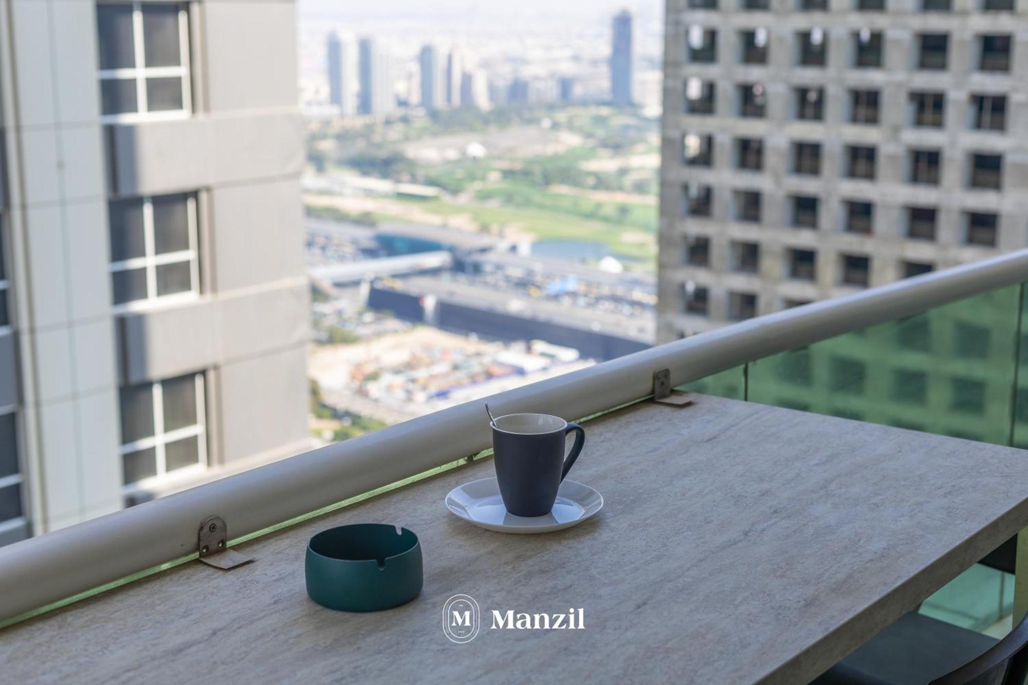 Luxury 1br In Marina High-rise Living With Views Apartment
