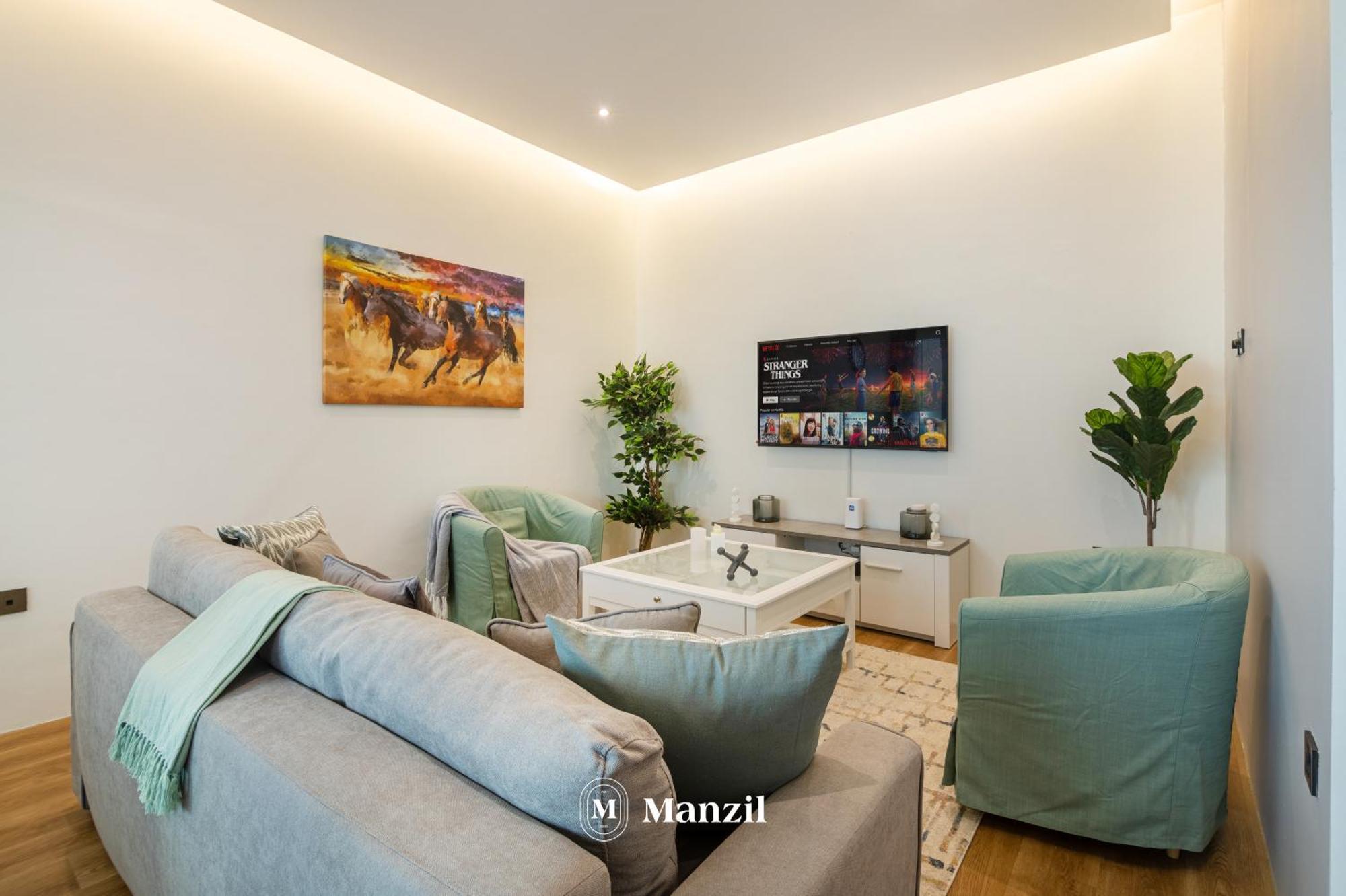Luxury 1br In Marina High-rise Living With Views Apartment