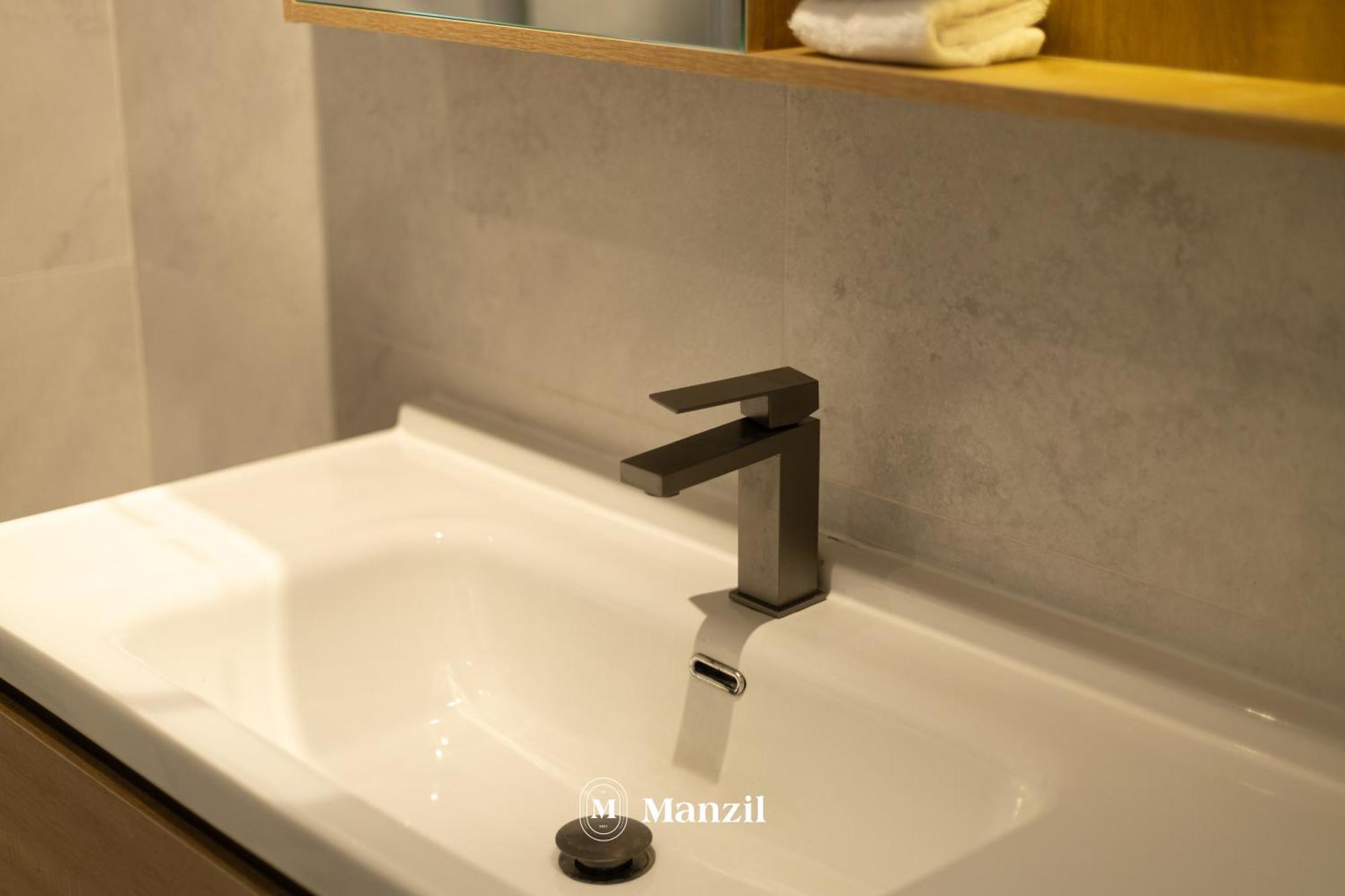 Luxury 1br In Marina High-rise Living With Views *