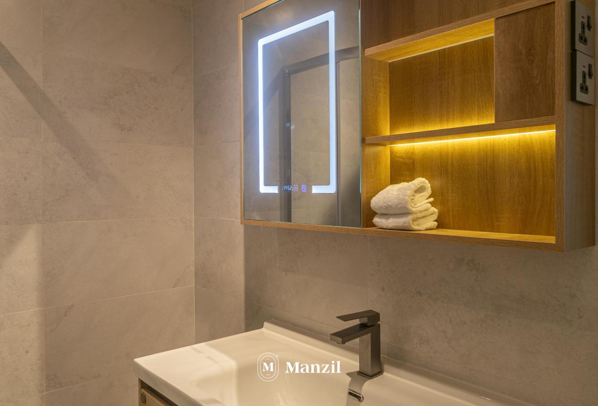 Luxury 1br In Marina High-rise Living With Views Dubai